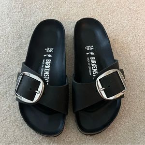 Women’s Birkenstock slide - Size 6